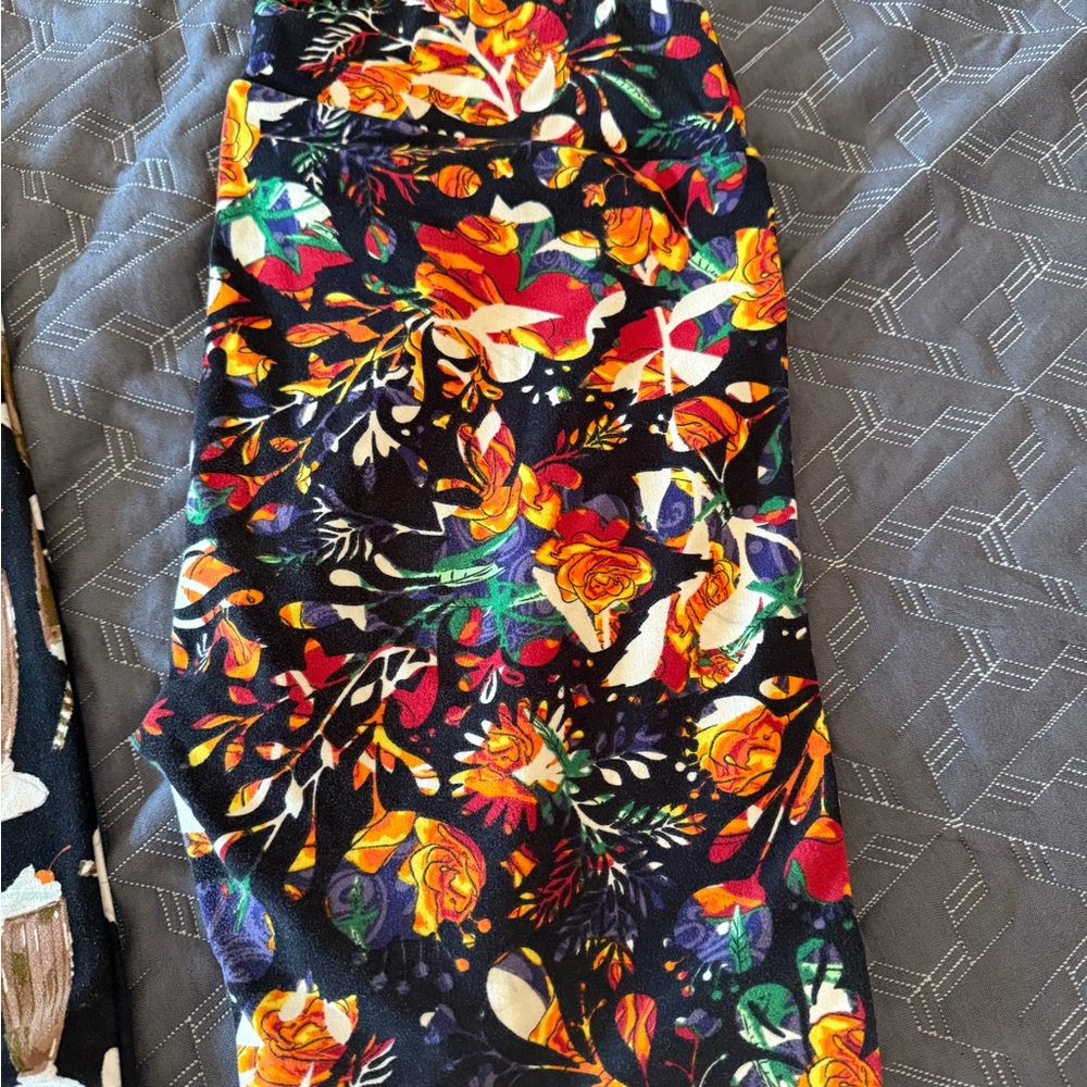 LuLaRoe Orange Red Midi Pencil Leggings